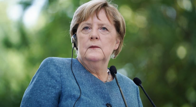 Angela Merkel élesen kritizálta Merzet
