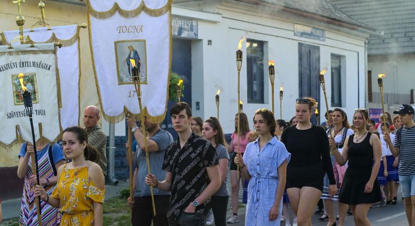 A vízi emberekre emlékeztek