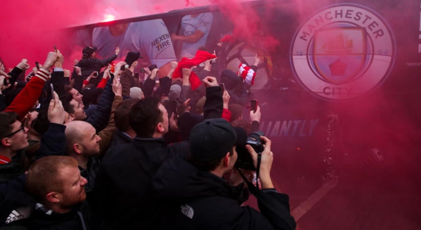 "Rettegjenek!": A szurkolók és a rendőrök is várják Liverpoolban a "csaló" Manchester City-t
