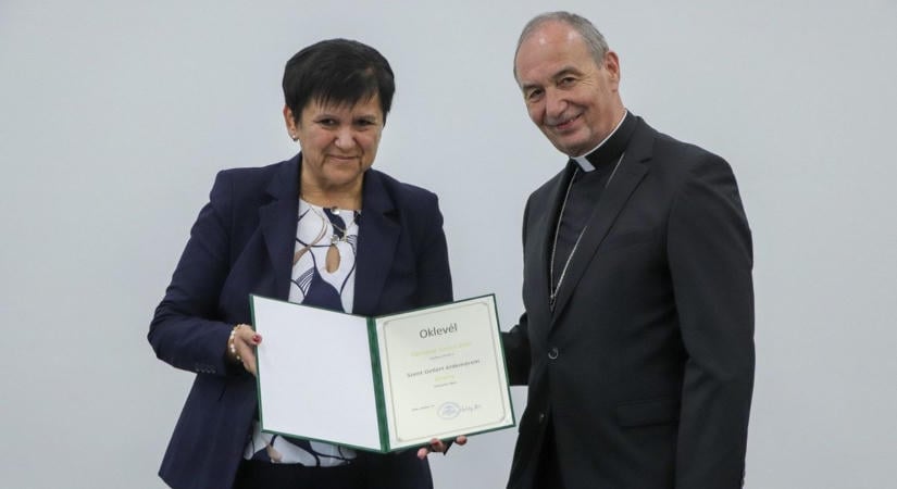 Tizenkét szakember kapott Szent Gellért-díjat a Veszprémi Főegyházmegyében