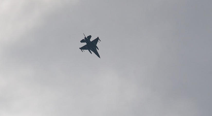 Hadművelet közben lezuhant egy ukrán F-16-os vadászgép – műszaki hiba lépett fel