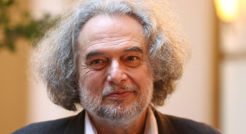 Laár András 71 évesen újra szerelmes: először mutatta meg a színésznő párját - videó