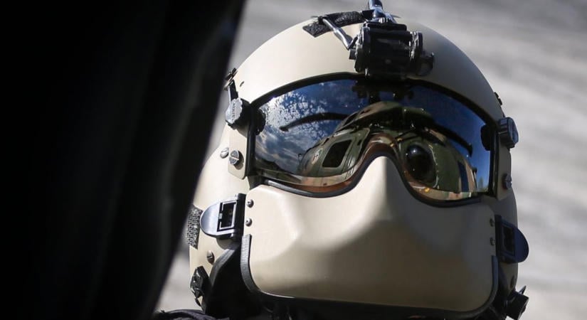 Történelmi mérföldkő és dübörgő helikopterek Pápán (galéria, videó)