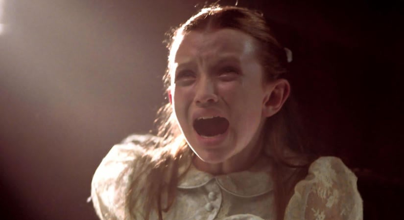 Már holnap a Netflixen: 20 millióból készült, 68 milliót hozott, ennek a horrornak a nyitójelenetét máig nem felejtették el a nézők