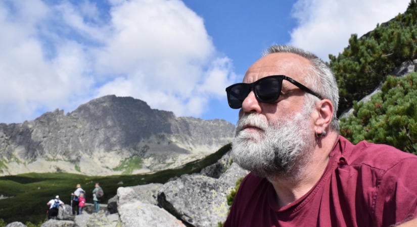 „Akkor vedd ki őket a hittanról!” – Konok Péter ironikus válasza az iskolai botrányra