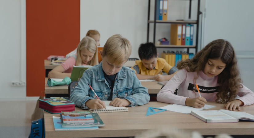 A kárpátaljai iskolák az új tanévre készülnek: mi változik szeptember 1-jéig?
