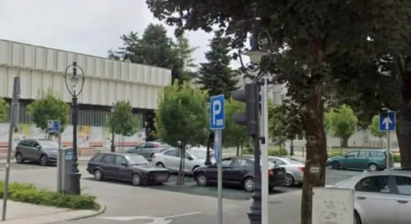Összecserélték a kőzetmintákat, mégsem azbesztes a nagykanizsai Széchenyi tér parkolója