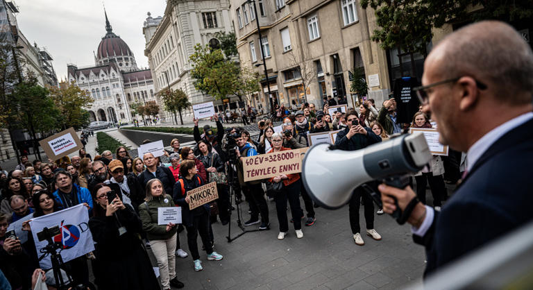 Miért keresnek ilyen keveset a kulturális dolgozók?