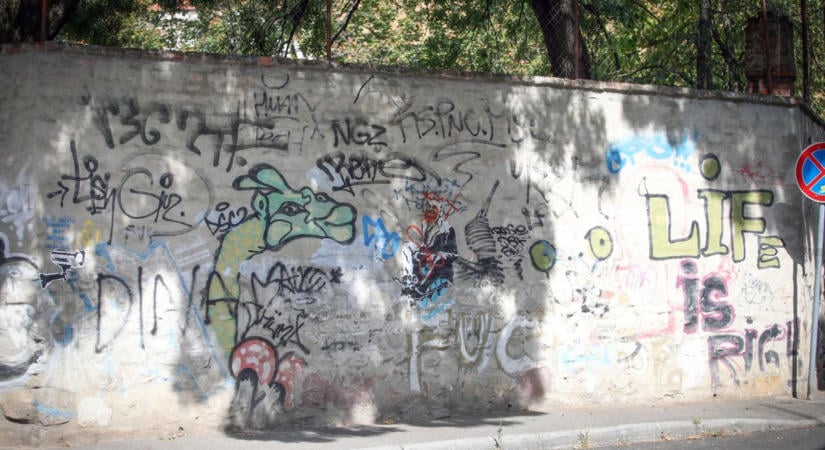 Művészet vagy rongálás? Ez a pécsiek véleménye a graffitikről