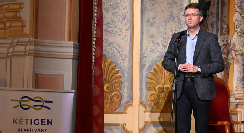 Felfüggesztették a volt miniszter mentelmi jogát