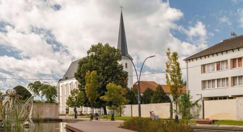 Gyanús autók még gyanúsabb alakjai járják Nyírbátort! Ha felbukkan ez a két kocsi, legyen mindenki résen