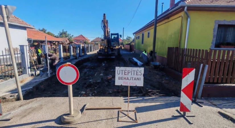 Elkészült a besenyőtelki összekötő út felújítása, de még nem hajthat rá mindenki