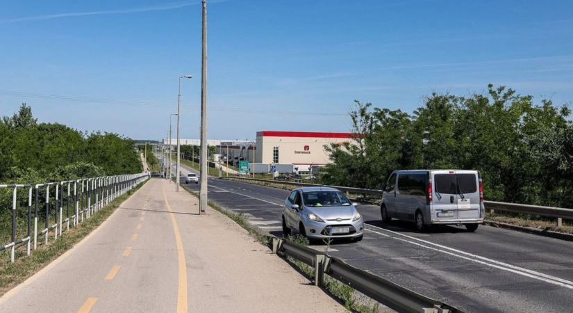 Egy hétig teljesen lezárják a győri felüljárót, két napig pedig a körforgalmat - fotók
