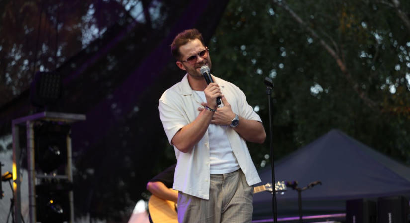 Nagyvenyimet is meghódította az Erkel Színház tagja – a koncert után a jövőjéről is beszélt az énekes (galéria, videó)
