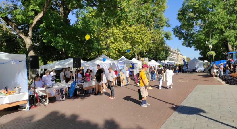 Pénteken jön a SkillFest a Kossuth térre