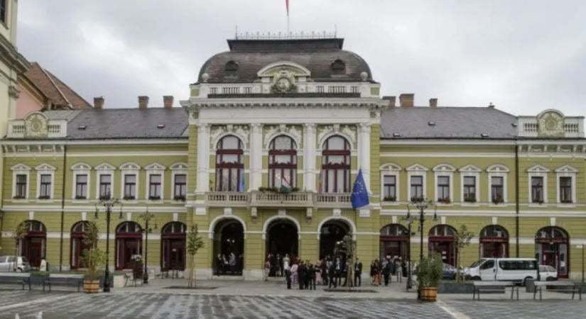 Alaptörvény-ellenesnek találta a szolidaritási hozzájárulás egyes szabályait az Alkotmánybíróság, lehet, hogy Eger is megszabadul a fideszes sarctól?