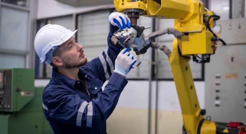 Csendben szintet lépett a robotforradalom: már nem csak az autógyárakban veszik át az uralmat