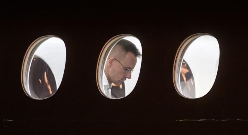 Szijjártó Péter jelenleg nem ér rá reagálni Orbán Anita feljelentésére, mert tárgyal….