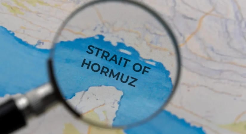 Két iráni hajót semmisített meg az amerikai hadsereg a Hormuzi-szorosban