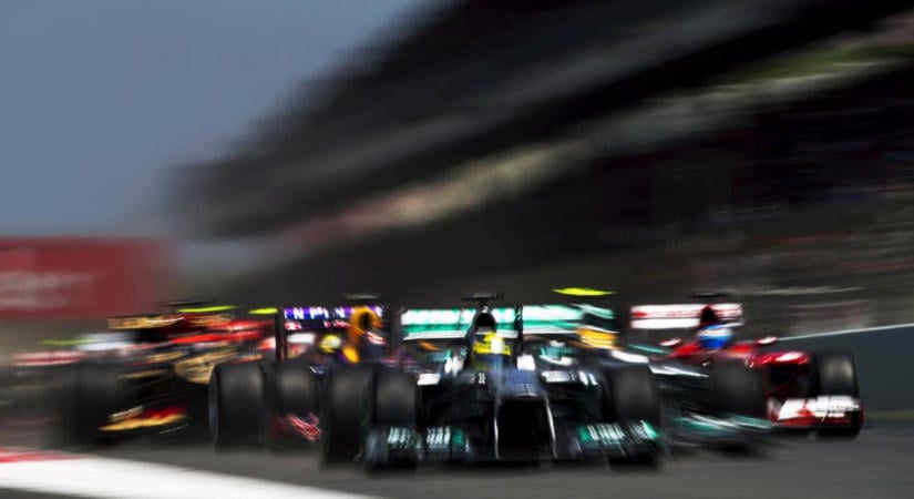 Itt vannak az első részletek: komoly kompromisszumok árán térhet vissza a V8 az F1-be