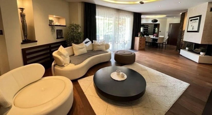 Fotókon a kőszegi luxusotthon: 250 millióért árulják ezt a mesekertes birtokot