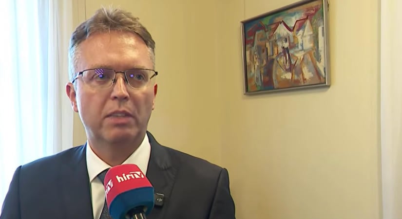 Hankó Balázs megszólalt: háromszor elmondta, hogy dolgozik, és kétszer, hogy nem bújkál