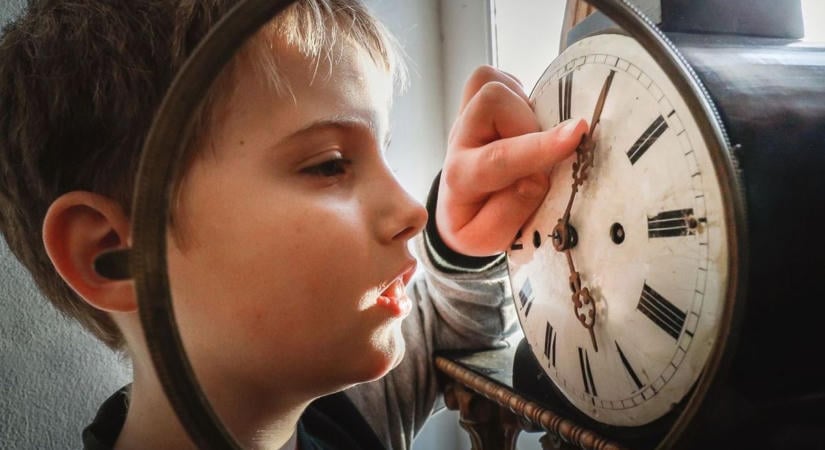 Ezen a hétvégén jön az óraátállítás: ilyen korán már rég nem állítottuk az órákat