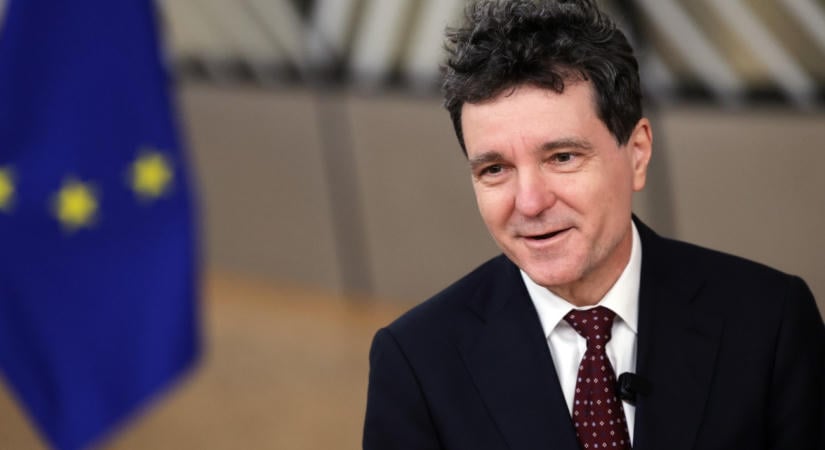 Luca Niculescu külügyi államtitkárt bízta meg kormányalakítással a román államfő