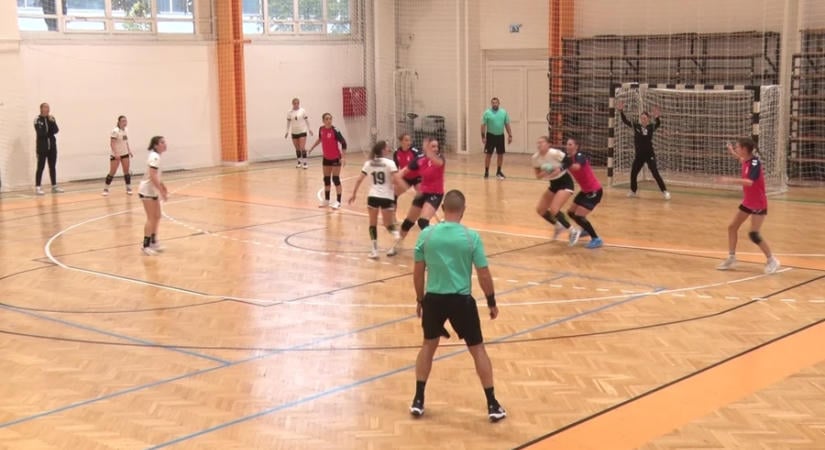 Női kézilabda: jobban bírta a hajrát az ellenfél - frissítve!
