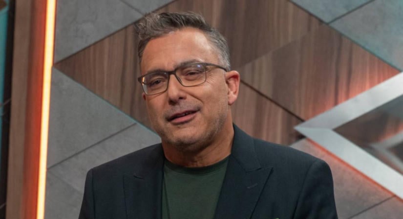 Sváby András megmutatta elbűvölő kisfiát és a feleségét – fotón a ritka pillanat