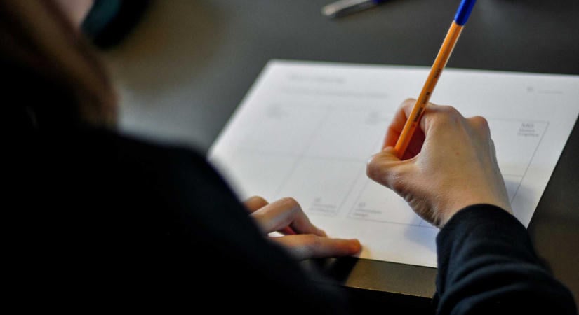 Kihirdette az államfő: nem tarthatnak külön felvételi vizsgát a középiskolák