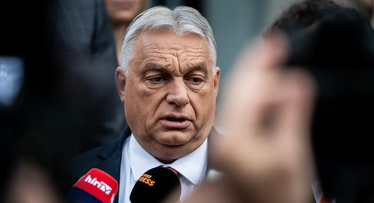 Bloomberg: Orbán Viktor brüsszeli hálózata is veszélybe került a megvont források miatt