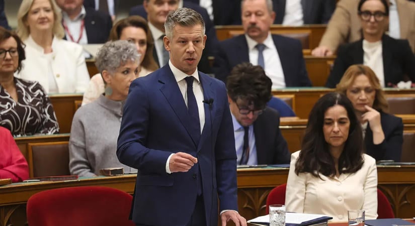 Káosz a köbön: vezető nélküli hivatalok és átalakítások miatt háborognak a kommentelők
