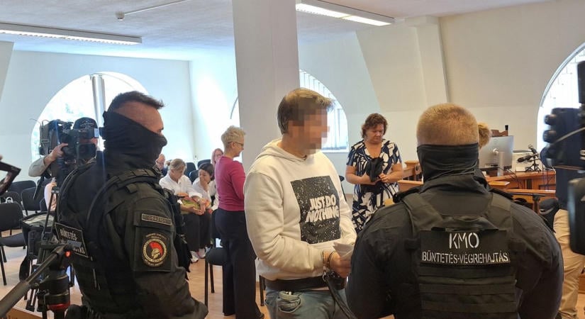 Tagadja tettét, és saját magát képviselné az az ír férfi, akit japán felesége meggyilkolásával gyanúsítanak