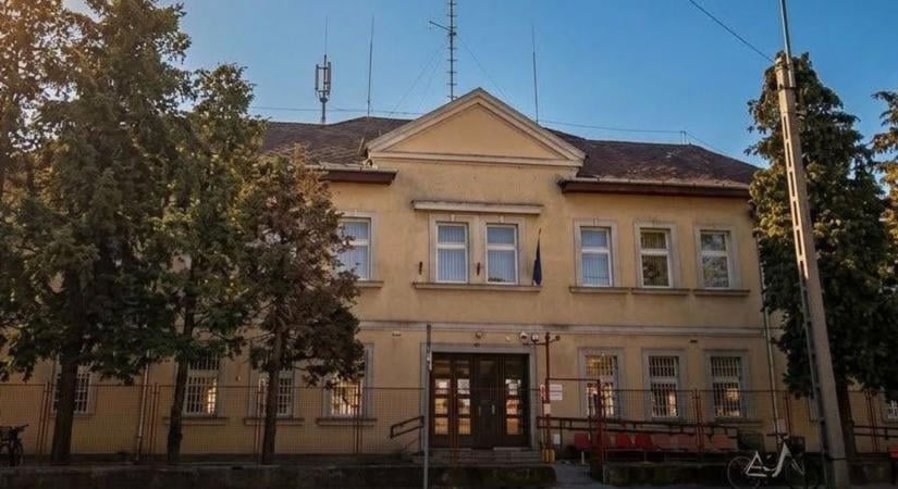 Fizetni ment a rendőrségre a mezőkövesdi nő, a fogdán kötött ki