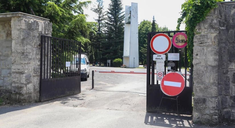 Időszakosan lezárják a szombathelyi temetői parkolókat, mutatjuk, miért - videó