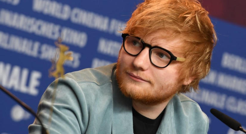 Ed Sheeran pórul járt: megbírságolták a műhelyben álló hatvan éves Aston Martinja miatt