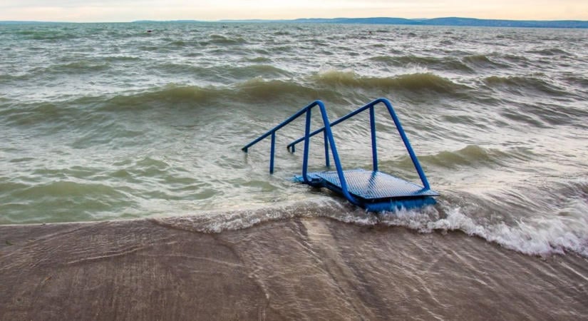 Még nem ért véget a viharjelzési szezon: erre figyelmeztet a katasztrófavédelem