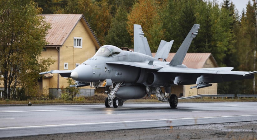 Riasztották a NATO vadászgépeit: orosz repülők jelentek meg a Finn-öböl felett