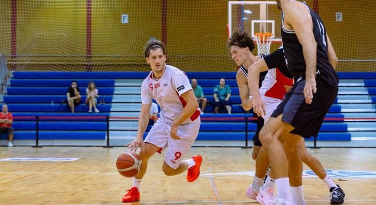 VETÉSI SPORTCSARNOK – A tetőszigetelésnek csak adminisztratív akadálya van
