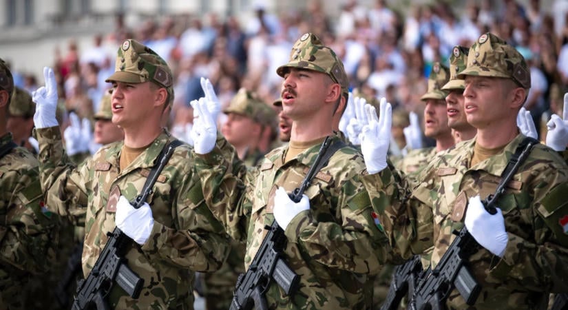 Szalay-Bobrovniczkyék hazudtak a NATO-nak a honvédség létszámával kapcsolatban