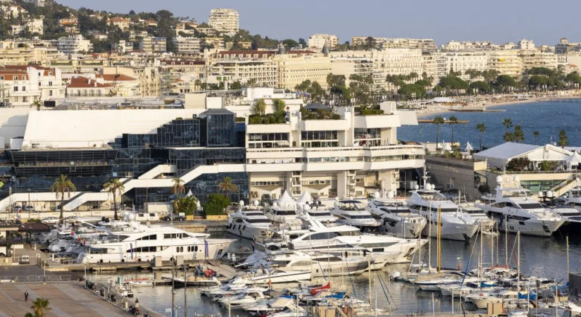 Két hajó összeütközött Cannes-ban