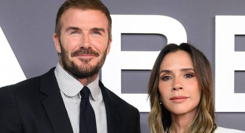 David és Victoria Beckham 15 éves lánya szőke szépség a friss fotón: Harper milliókat érő szettben bulizott