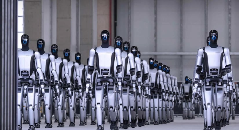 10 percenként gördül le egy humanoid robot a kínai üzem gyártósoráról, ahol már robotok készítik a robotokat