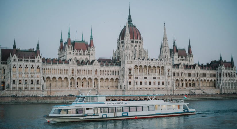 Több száz nemzetközi járatot töröltek idén a Dunán