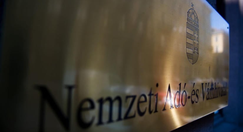 Leváltották a NAV adószakmai elnökhelyettesét is, aki 36 éve dolgozott ott, és egy ideig vezette is az adóhatóságot