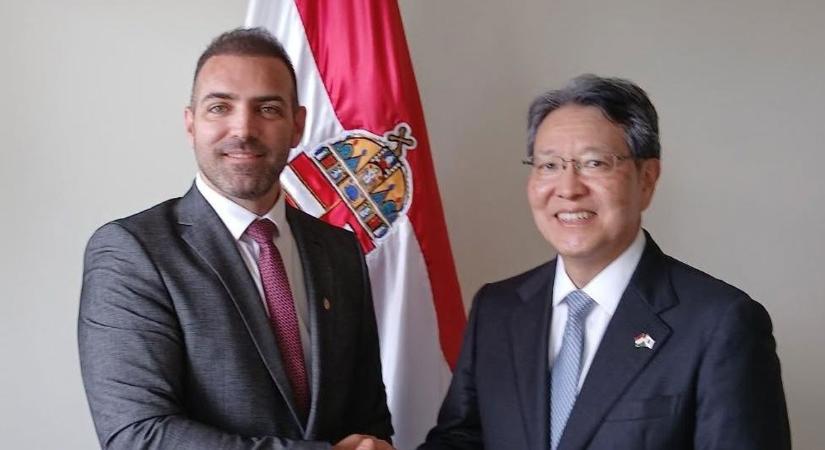 A japán nagykövettel egyeztetett Tárkányi Zsolt államtitkár