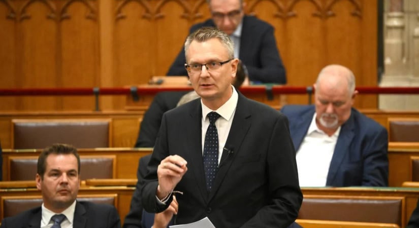 Rétvári Bence szerint a vagyonadó a magyar kis- és középvállalkozásokat sújtja