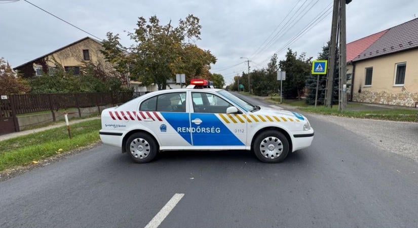 Balesettel indult a szerda reggel Hajdú-Biharban: árokba hajtott egy autó