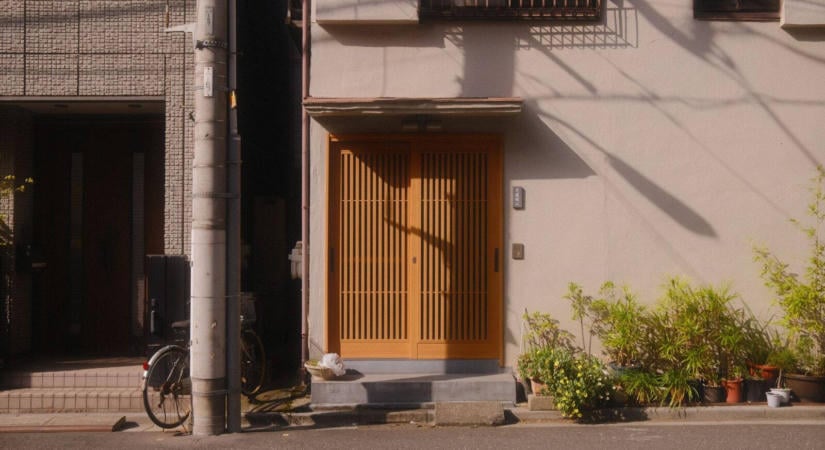 Ezért van egy lépcsőnyi szintkülönbség a japán lakások bejáratánál